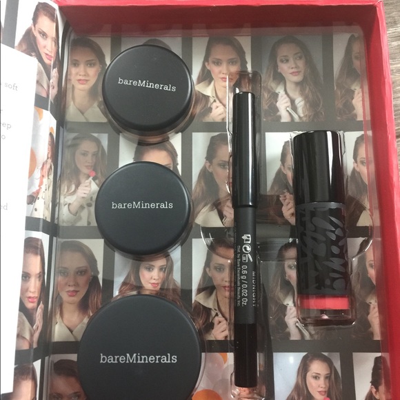 bareMinerals Other - bareMinerals FRILL SEEKER Trend  Gloss Eyeshadow